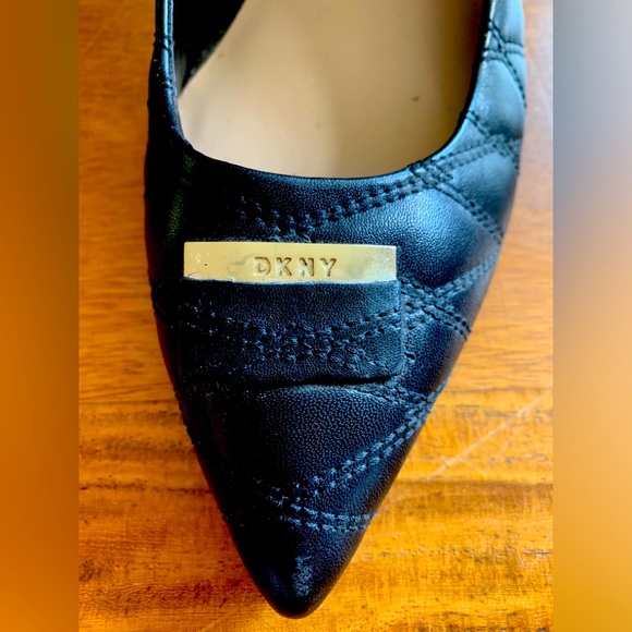 Fantastic DKNY leather Cuban heel quilted pumps - Picture 5 of 6